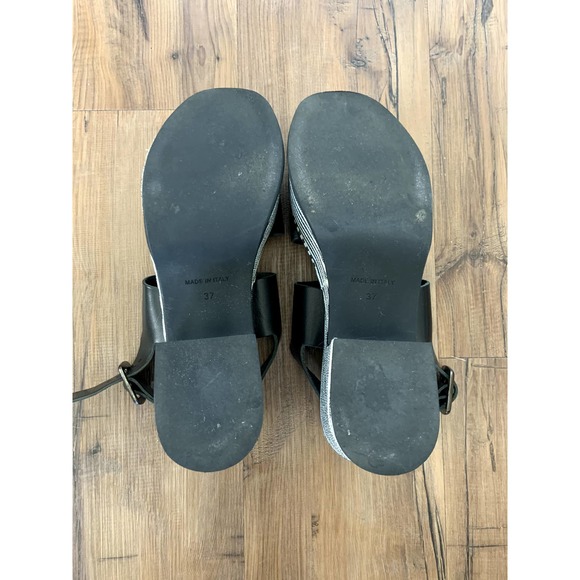 Platform sandal with black and white stripes - Picture 5 of 5